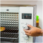 Olsenmark 150L Electric Oven 2800W, Silver/Black – Large Capacity Baking & Roasting Oven - Image 3